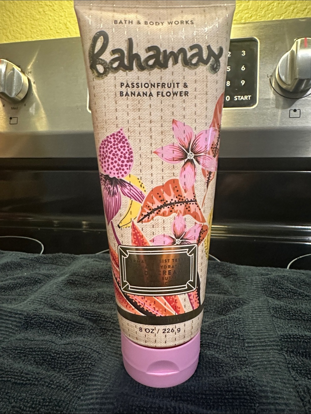 Bath & Body Works Bahama Passionfruit & Banana Flower Body Cream - Pink